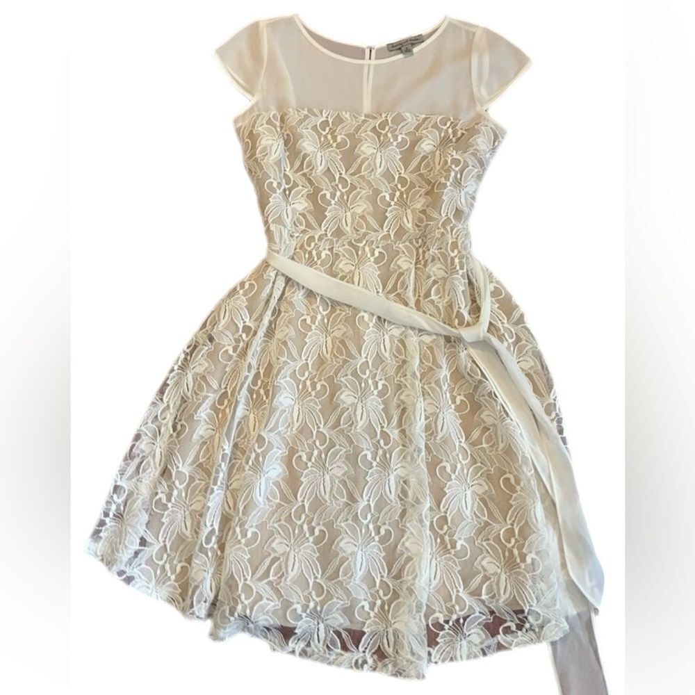 Danny and Nicole Studio Floral Lace Dress size 8